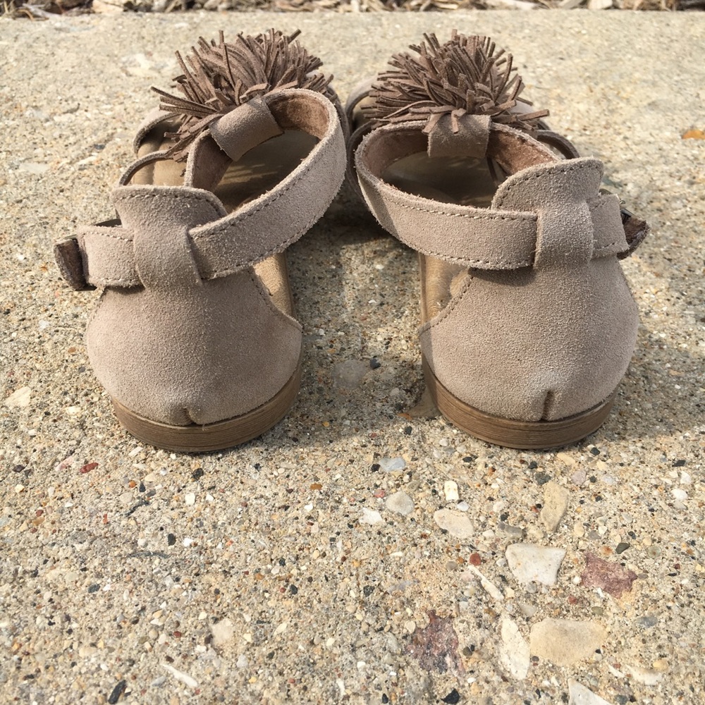 Minnetonka Leather Pom Pom Sandals - Picture 5 of 7